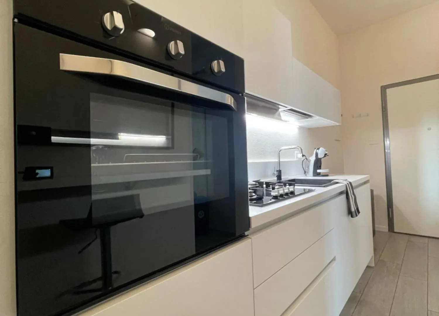 Balsamico Suites 2 - Near Ferrari Museum & Railway Modena Apartment